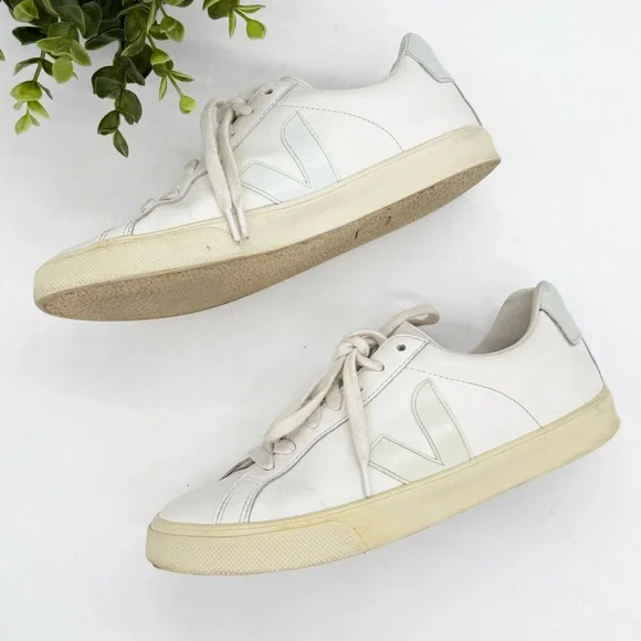 Veja Esplar Mint White Leather Sneakers Size 6 Athleisure Casual Travel Everyday - Picture 6 of 10